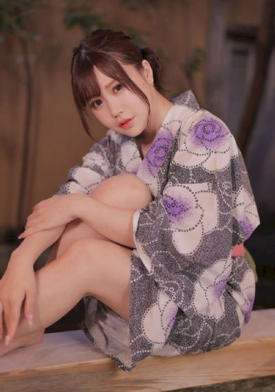 皇上一边挺进贵妃紧窄湿润_720电影在线看