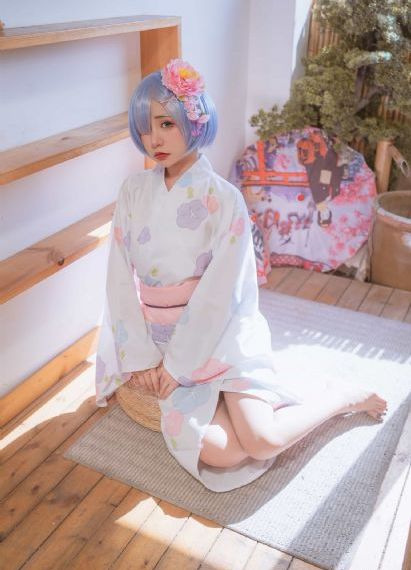 美女皮曰一下_1080日韩免费观看