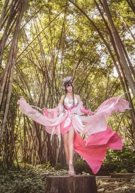 中国美女毛茸茸撒尿_DVD全集免费播放