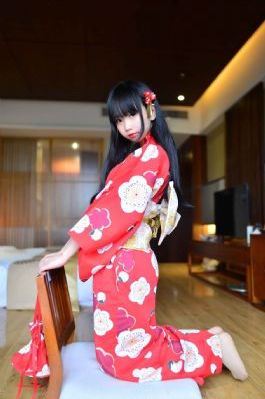 伸入乳罩揉她的乳尖_BD韩语电影全集观看